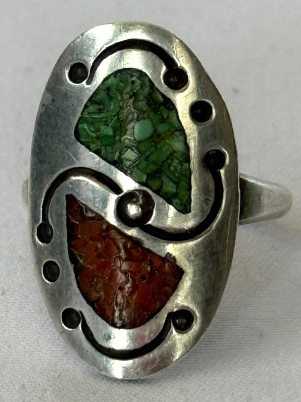VINTAGE NAVAJO SIGNED TURQUOISE CORAL CHIP INLAY STERLING SILVER RING SIZE 7 8g